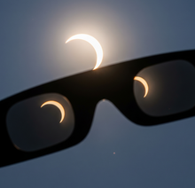 Cargar imagen en el visor de la galería, 5000 Gafas de Observación Solar – Eclipses 2026, 2027 y 2028