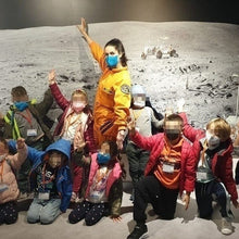 Cargar imagen en el visor de la galería, Actividad en familia: Cohetes Espaciales - Domingo 15 de Marzo del 2026 - 12:30