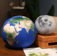 Cargar imagen en el visor de la galería, Almohada-Peluche Luna