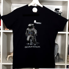 Cargar imagen en el visor de la galería, Camiseta con Realidad Aumentada: Astronauta