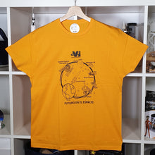 Cargar imagen en el visor de la galería, Camiseta con Realidad Aumentada: Futuro espacial