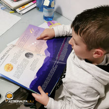 Cargar imagen en el visor de la galería, Libro "Descubre el Universo con la Astronauta LiLi". Contiene Realidad Aumentada (AR) e imágenes 3D