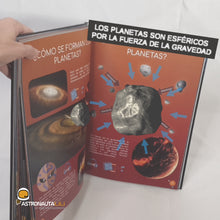 Cargar imagen en el visor de la galería, Kit Libro + Gafas Realidad Virtual (VR) "Descubre el Universo con la Astronauta LiLi"