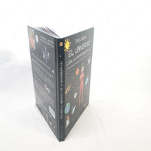 Cargar imagen en el visor de la galería, Libro "Descubre el Universo con la Astronauta LiLi". Contiene Realidad Aumentada (AR) e imágenes 3D