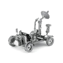Cargar imagen en el visor de la galería, Coche lunar de metal - Rover Apollo