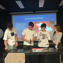 Cargar imagen en el visor de la galería, Actividad en familia: Ingenieros Espaciales - Domingo 7 de Junio del 2026 - 11:00