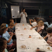 Cargar imagen en el visor de la galería, Actividad en familia: Laboratorio Espacial - Sábado 21 de Febrero del 2026 - 12:30