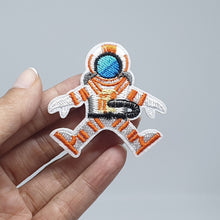 Cargar imagen en el visor de la galería, Parche para la ropa pequeño astronauta
